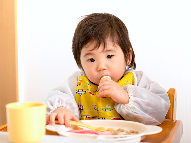 手づかみ食べに適したメニューって？