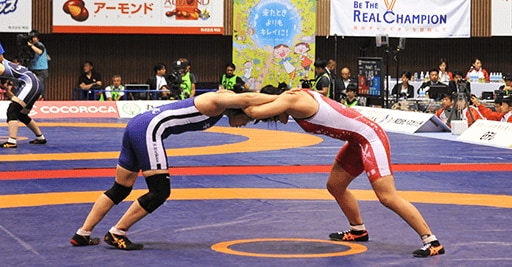 写真：全日本選抜レスリング選手権大会　競技の様子
