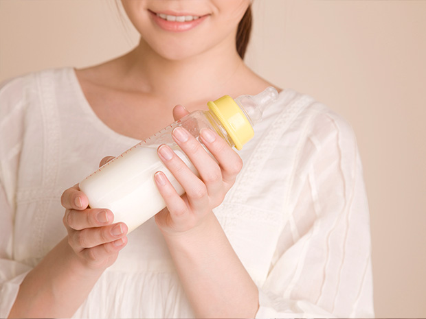 母乳とミルクの混合は、どのくらいミルクを与えたらいい？