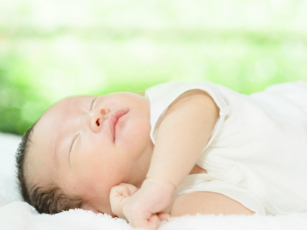 逆転 新生児 昼夜 昼夜逆転は赤ちゃんに悪影響って本当?月齢別、生活リズムの整え方も解説！