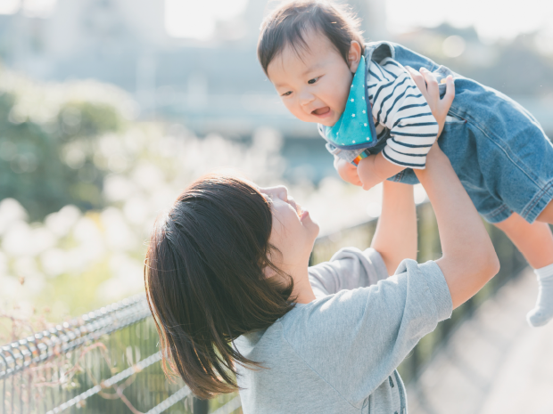 赤ちゃんとのおでかけは生後何ヵ月から？どこへ？