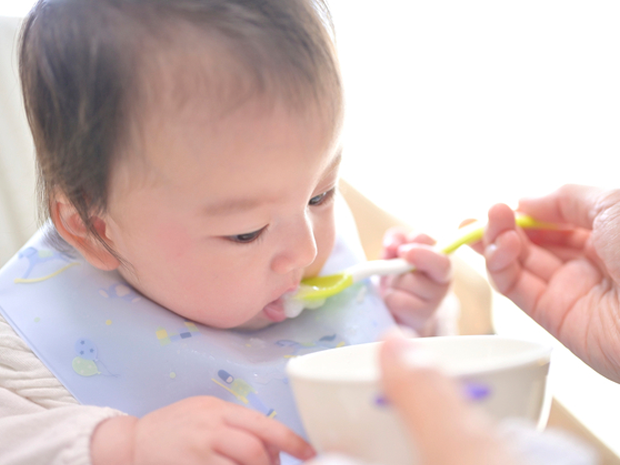 そしゃく力に沿った離乳食の進め方をご紹介