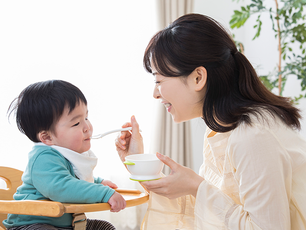 離乳食を食べる姿勢について