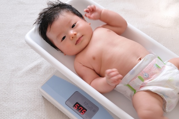【医師監修】新生児の成長曲線とは？成長曲線を下回るときの対策について