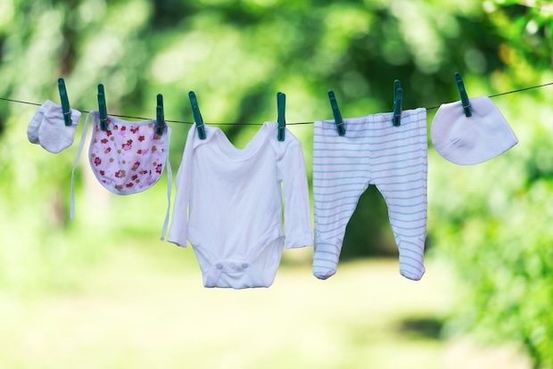 【助産師監修】赤ちゃん（新生児）の衣服は大人と同じ洗濯洗剤でも大丈夫？洗剤の選び方や注意点について