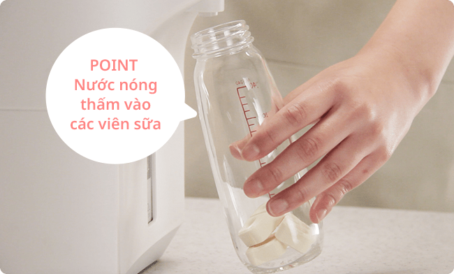 POINT   Nước nóng thấm vào các viên sữa