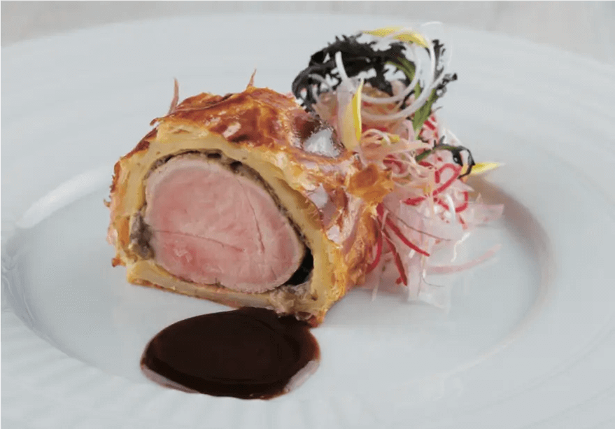 発酵豚フィレ肉のパイ包み焼き