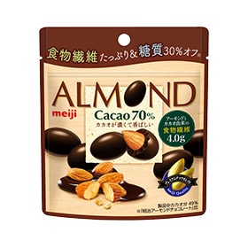 写真：アーモンドチョコレートカカオ70%パウチの商品パッケージ