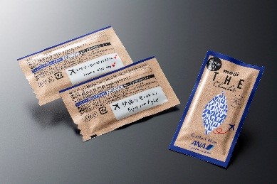 写真：ANAオリジナルデザイン 「明治 ザ・チョコレートコンフォートビター」の個包装パッケージ