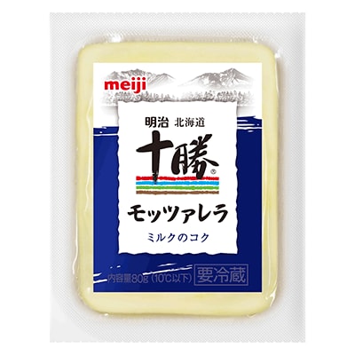 写真：「明治北海道十勝モッツァレラチーズ」の商品パッケージ