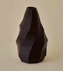 画像：brownew Vase