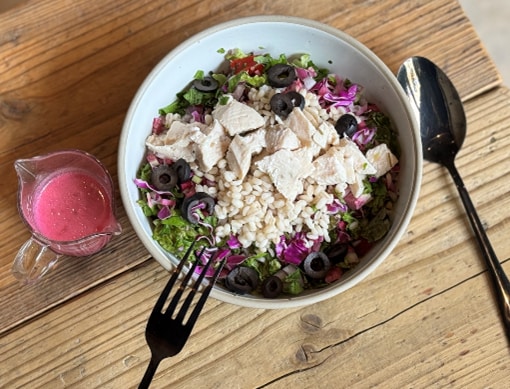 画像:「RED BOOST CHOP SALAD 」商品イメージ