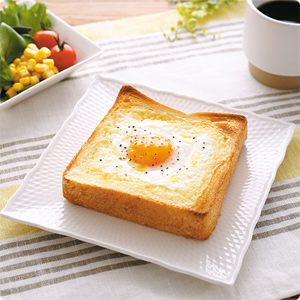 目玉焼きチーズトースト