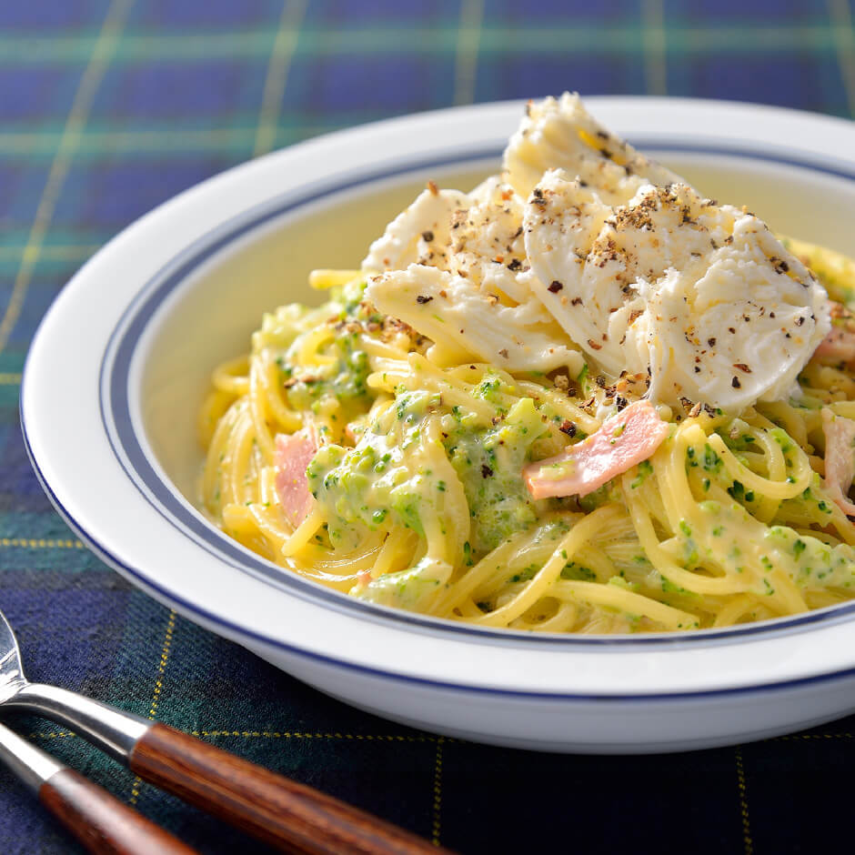 カルボナーラ 生モッツァレラのせ | チーズdeクッキング | 明治北海道