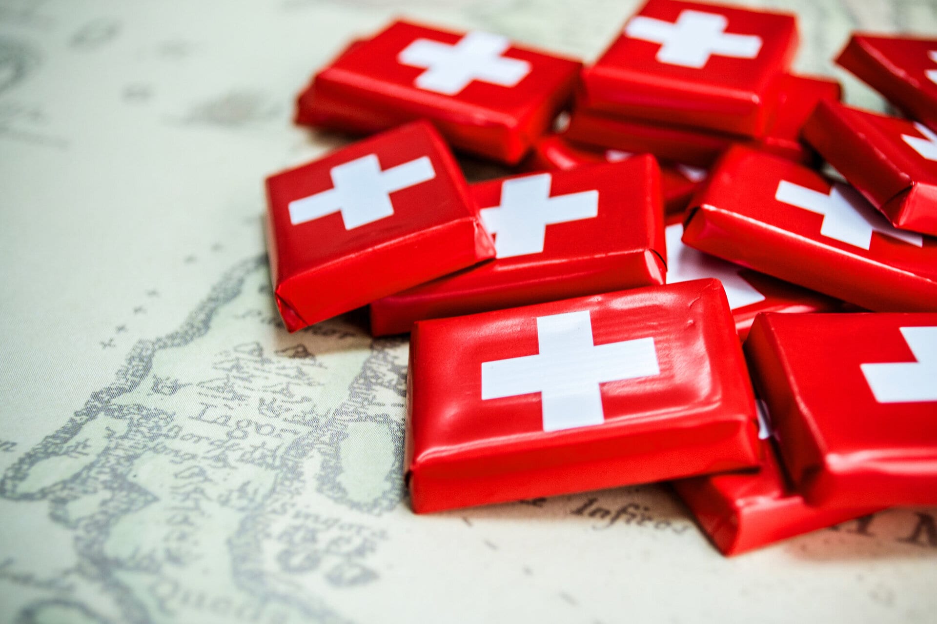 なぜ世界で愛される？スイス産チョコレートの歴史、おすすめブランドを紹介