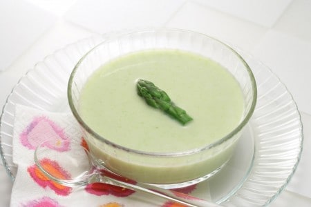 グリーンアスパラガスの冷製スープ