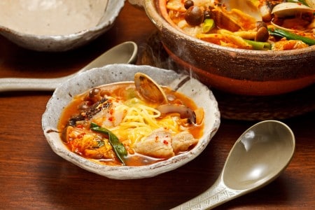 【韓国】チーズ風味の韓国チゲ鍋