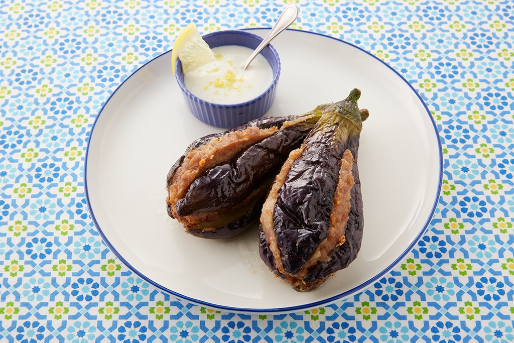 まるごと茄子の肉詰め　レモンヨーグルトソース