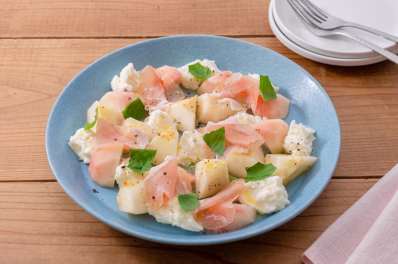 桃モッツァレラの生ハムカプレーゼ