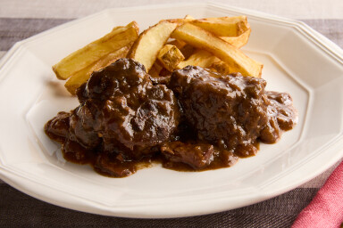 カルボナード・フラマンド（牛肉のビール煮）