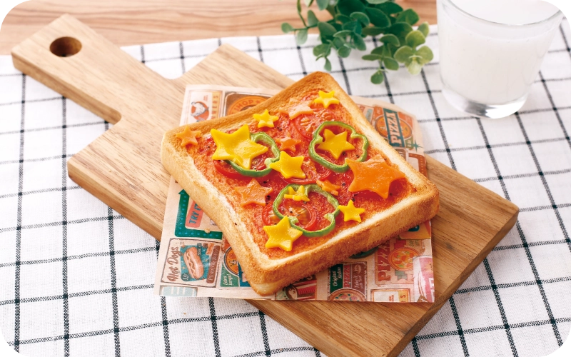 写真:明治ベジフルスライスのアレンジレシピ「夏野菜ピザトースト」