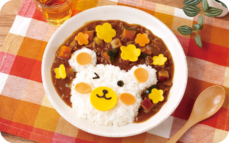 写真:明治ベジフルスライスのアレンジレシピ「秋野菜のくまさんカレー」