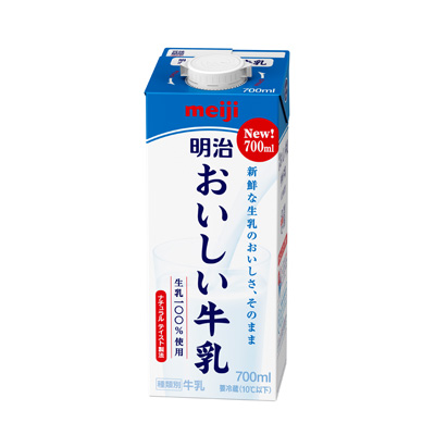 写真:明治おいしい牛乳 700ml