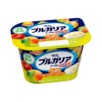 写真:明治ブルガリアヨーグルト脂肪0 うめ&フルーツミックス 180g