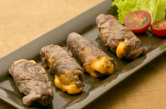 牛肉とチーズのくるくる巻き