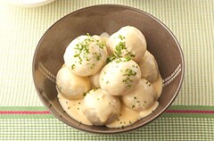 里芋のチーズソース和え