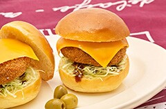 チーズメンチカツバーガー