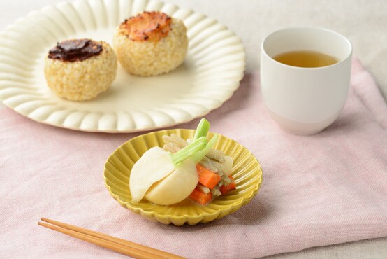 Gut-friendly rice ball breakfast
